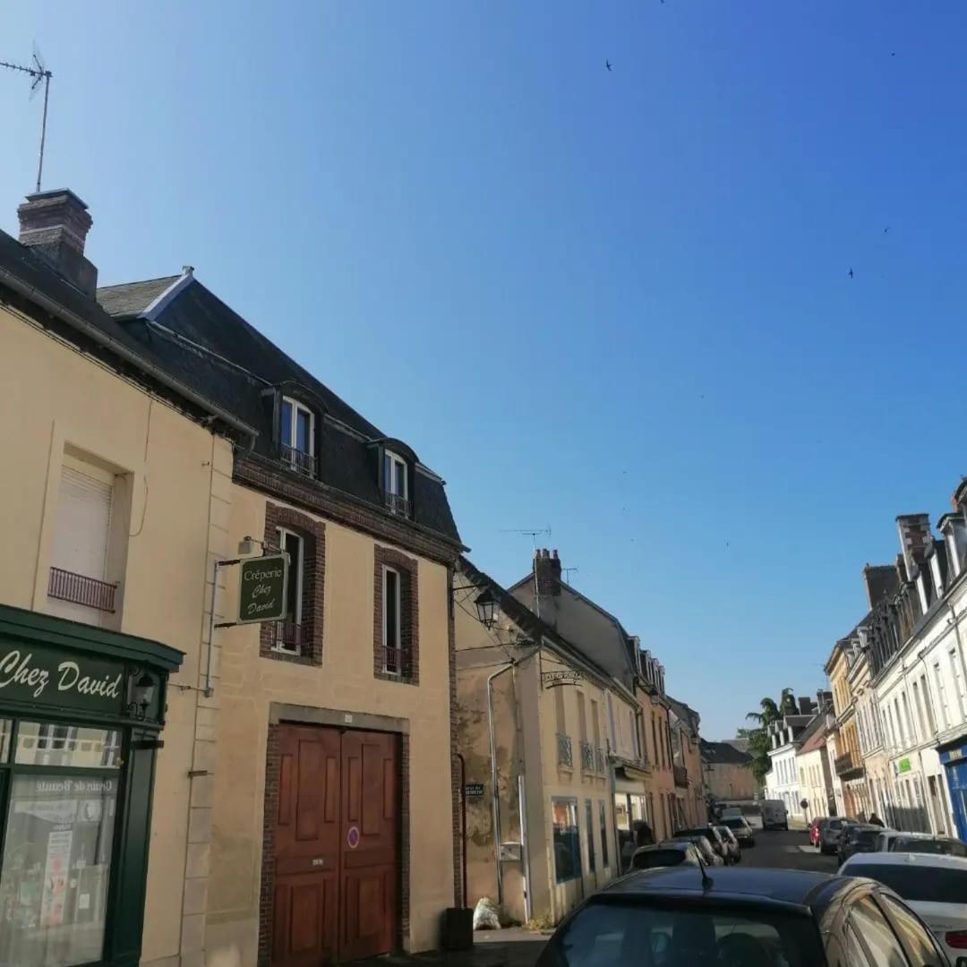 Gite A Sees Avec Garage Prive En Centre Ville Kültér fotó