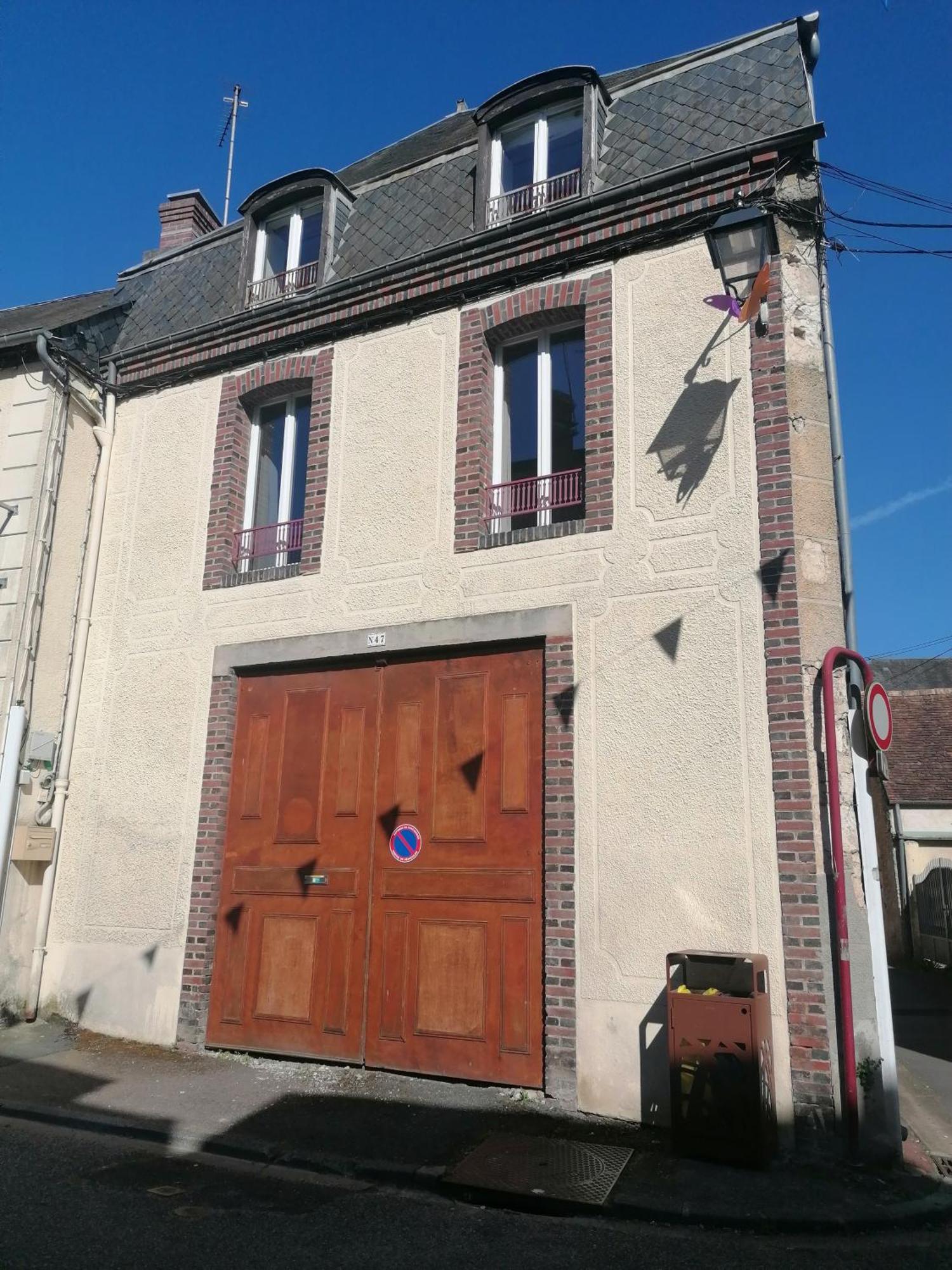 Gite A Sees Avec Garage Prive En Centre Ville Kültér fotó